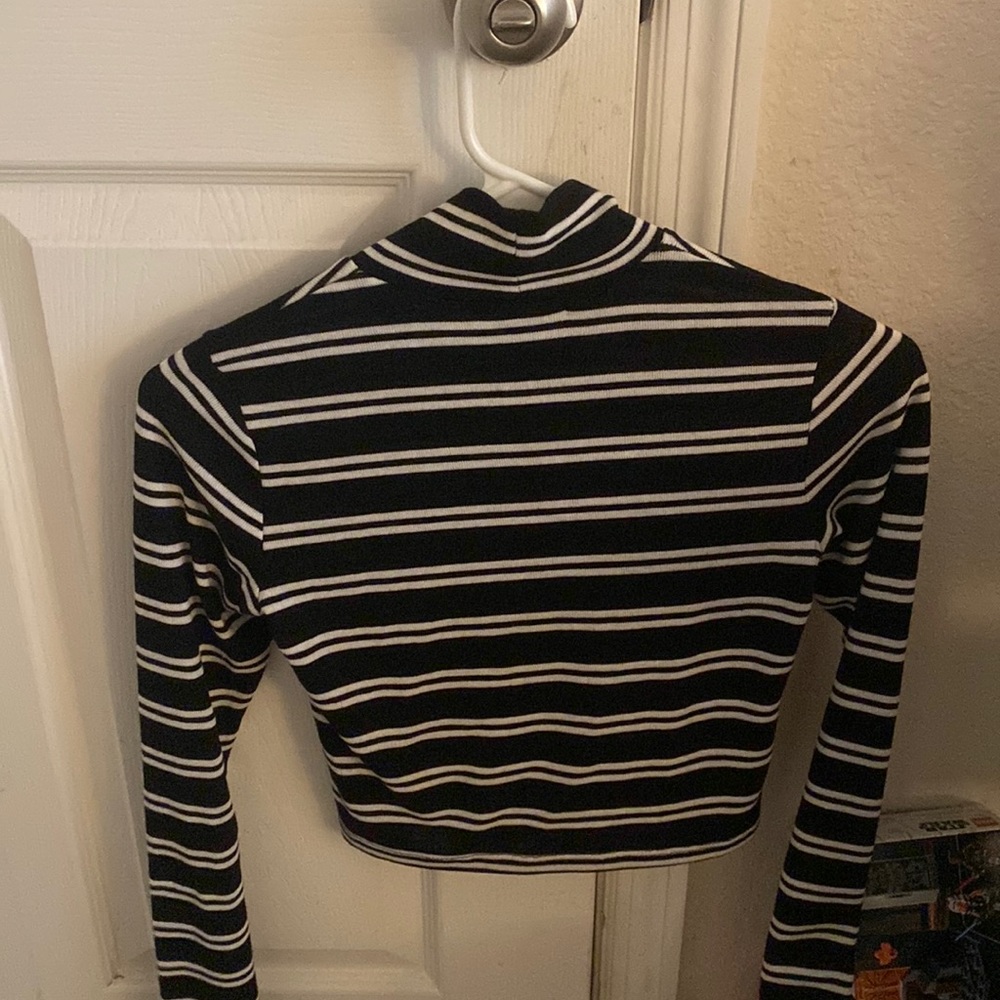 Cute Stripped Turtle Neck Crop Top🖤